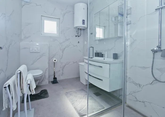 Divkovic * Hvar Town